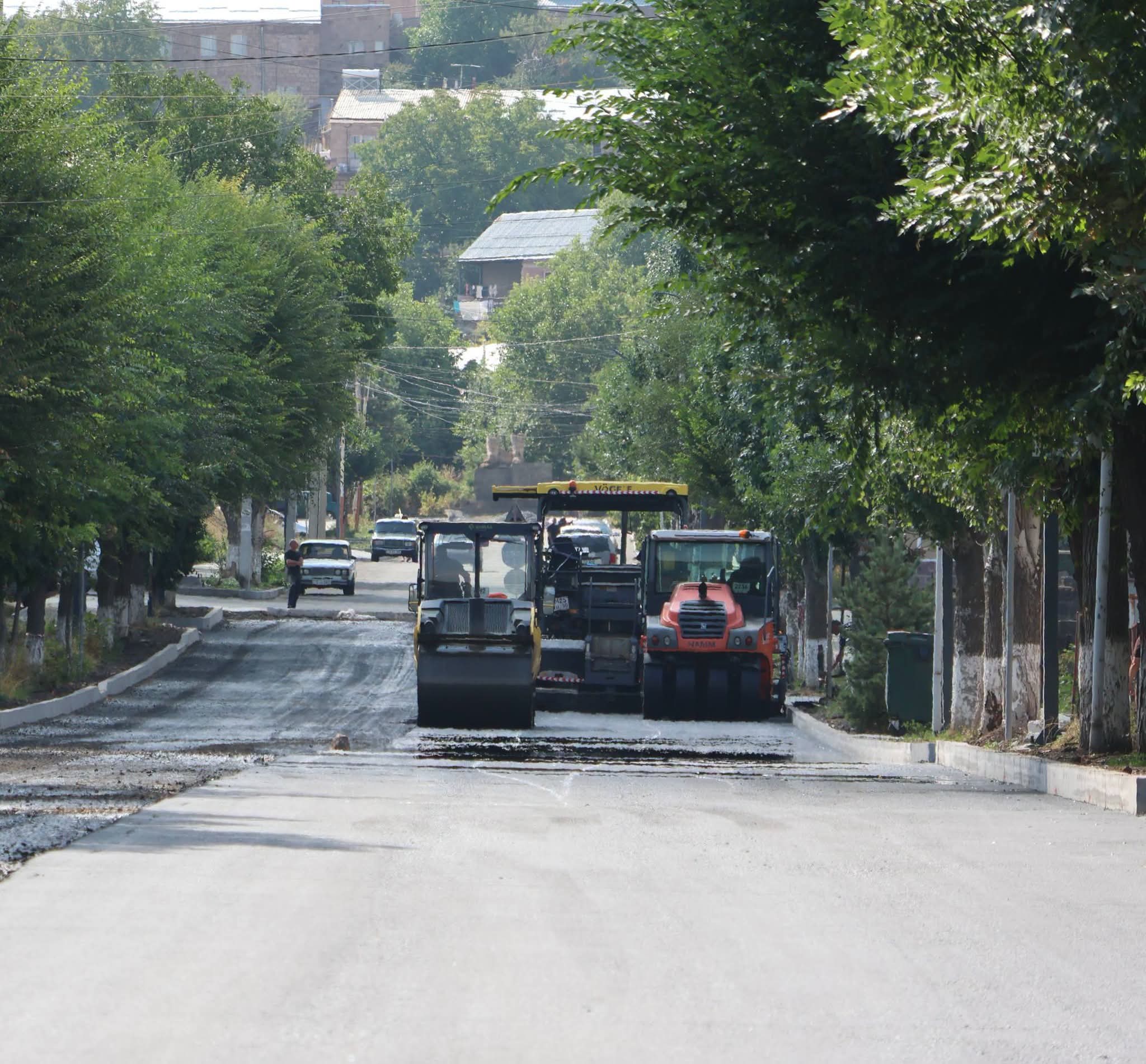 Արթիկում շարունակվում է Անկախության և հարակից երեք փողոցների հիմնանորոգումը․ մեկնարկել է ասֆալտապատումը. Արթիկի համայնքապետարան