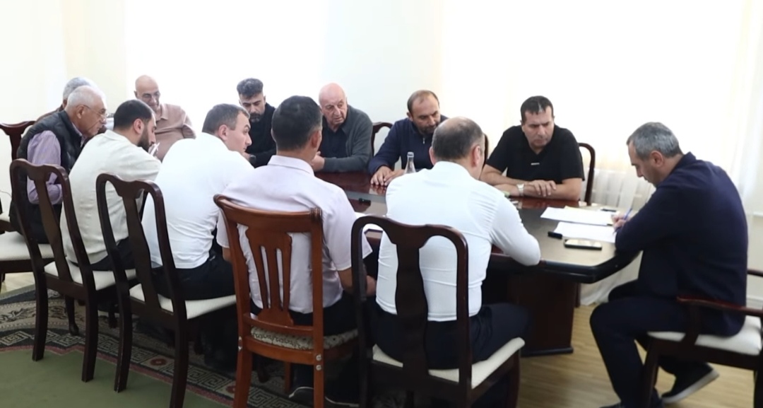 Փողոցաշինությունն ու որակի վերահսկողությունը Գյումրիում․ Ավետիս Առաքելյանը հստակ պահանջներ է ներկայացրել շինարարներին. Գյումրու քաղաքապետարան