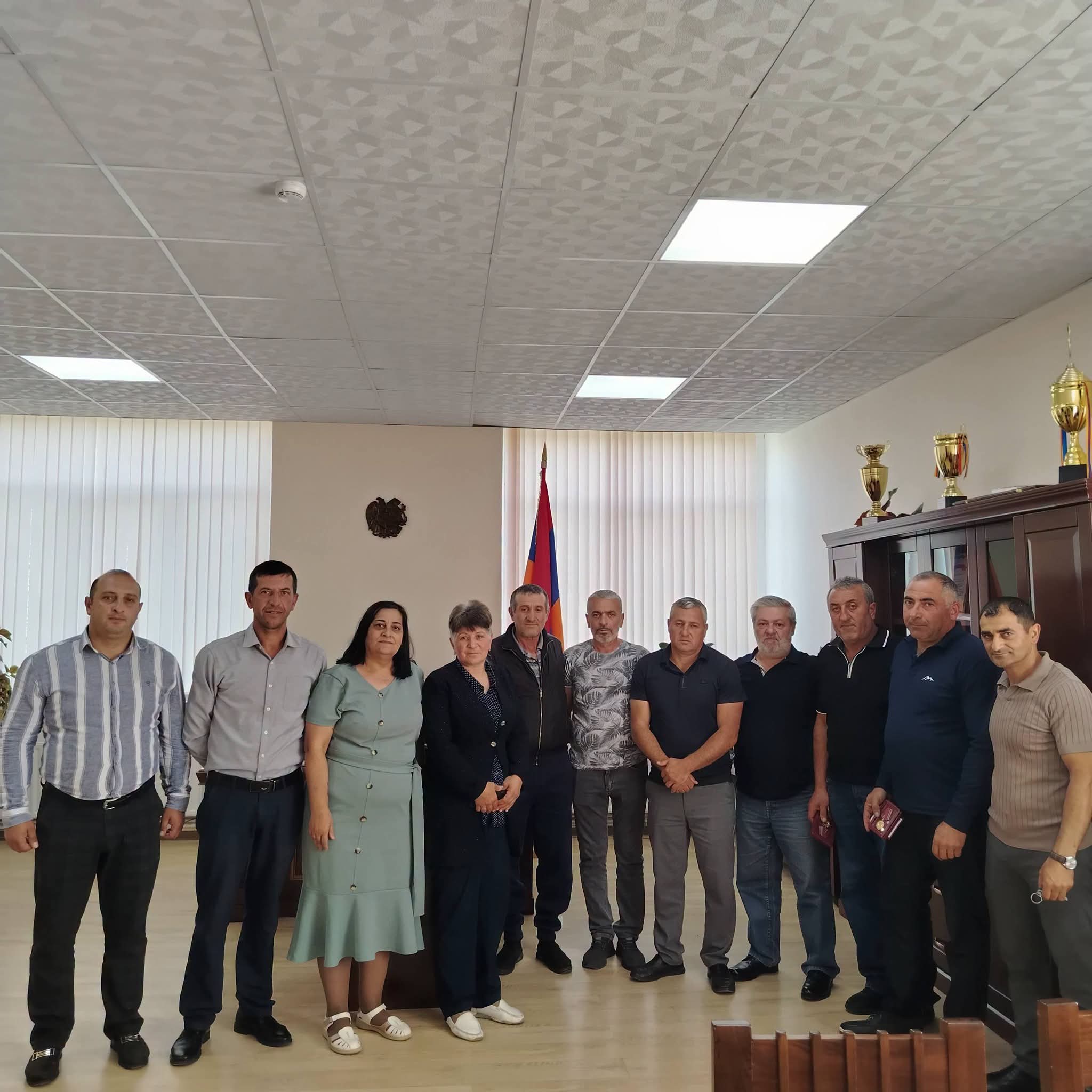 Աշոցքի երեք բնակիչ պարգևատրվել է «ՀՀ զինված ուժերի 20 տարի» հոբելյանական մեդալով. Աշոցքի համայնքապետարան