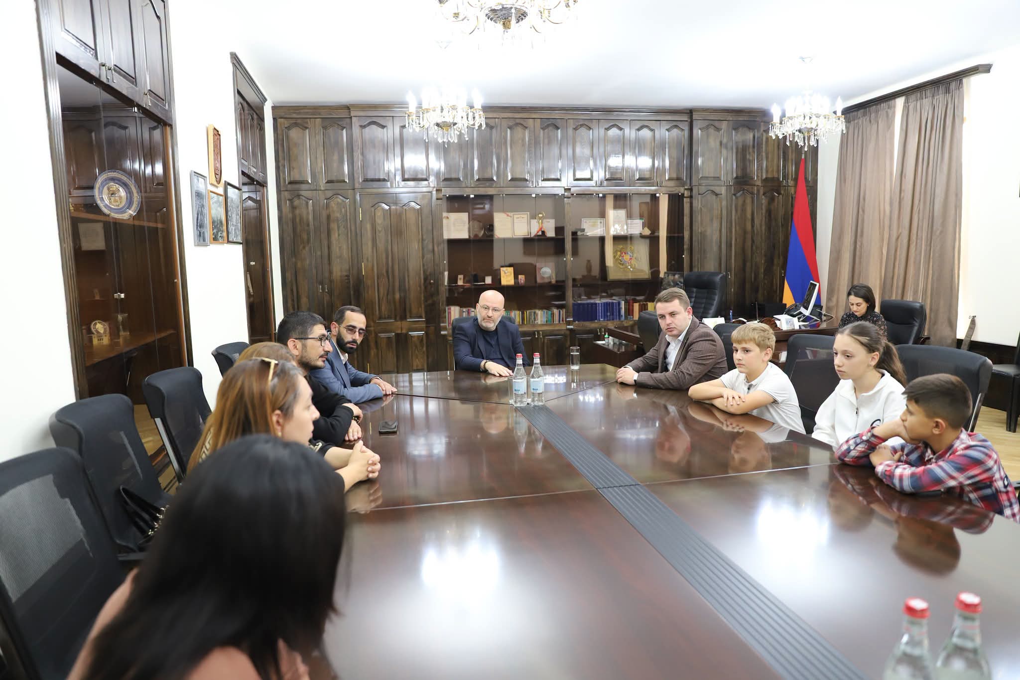 Գյումրու թիվ 40 դպրոցի աշակերտները ներկայացրել են Շիրակի դեղաբույսերի հետազոտությունը. ՀՀ Շիրակի մարզպետի աշխատակազմ
