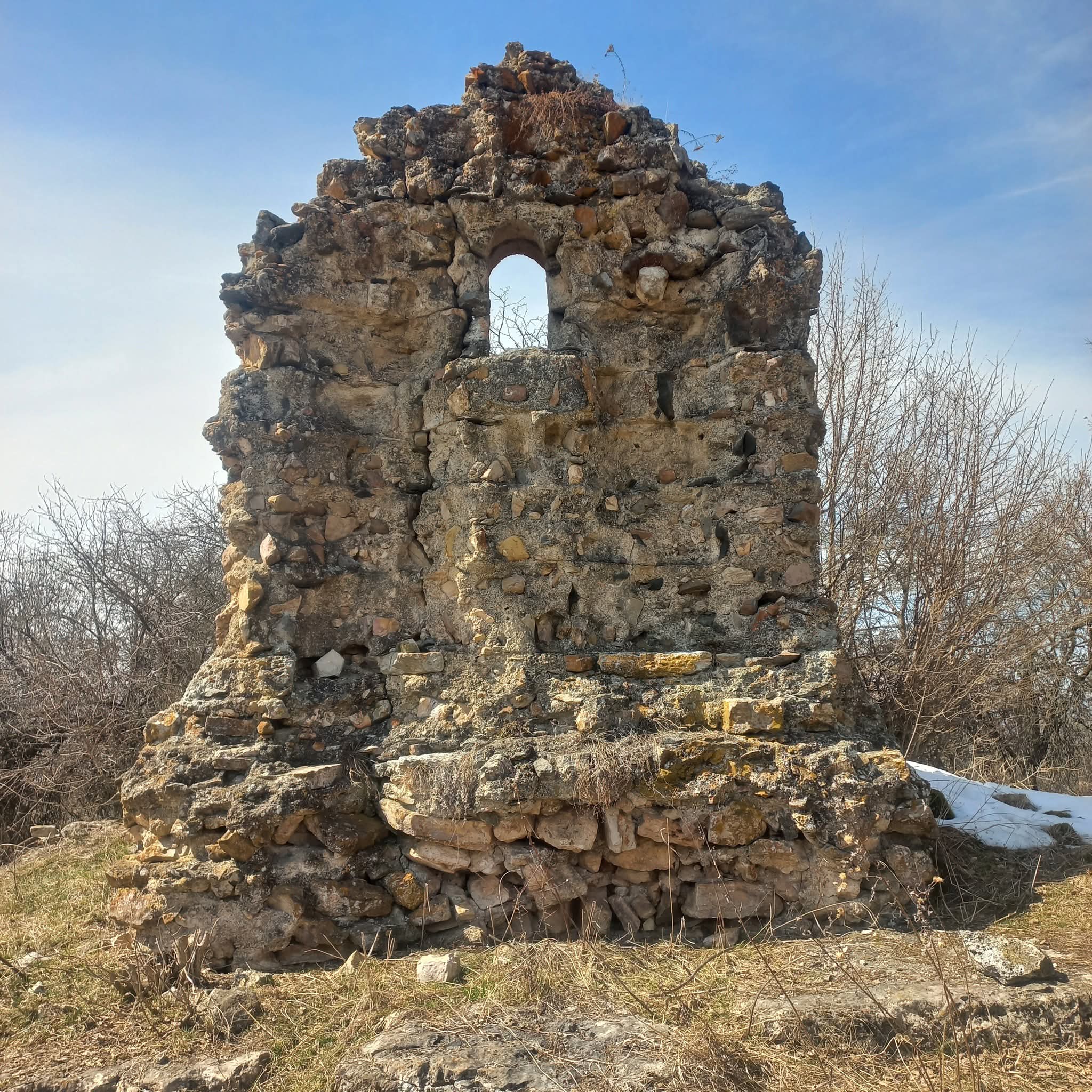 Բացահայտիր Սյունիքը - Մատուռ «Ճգնավորի»