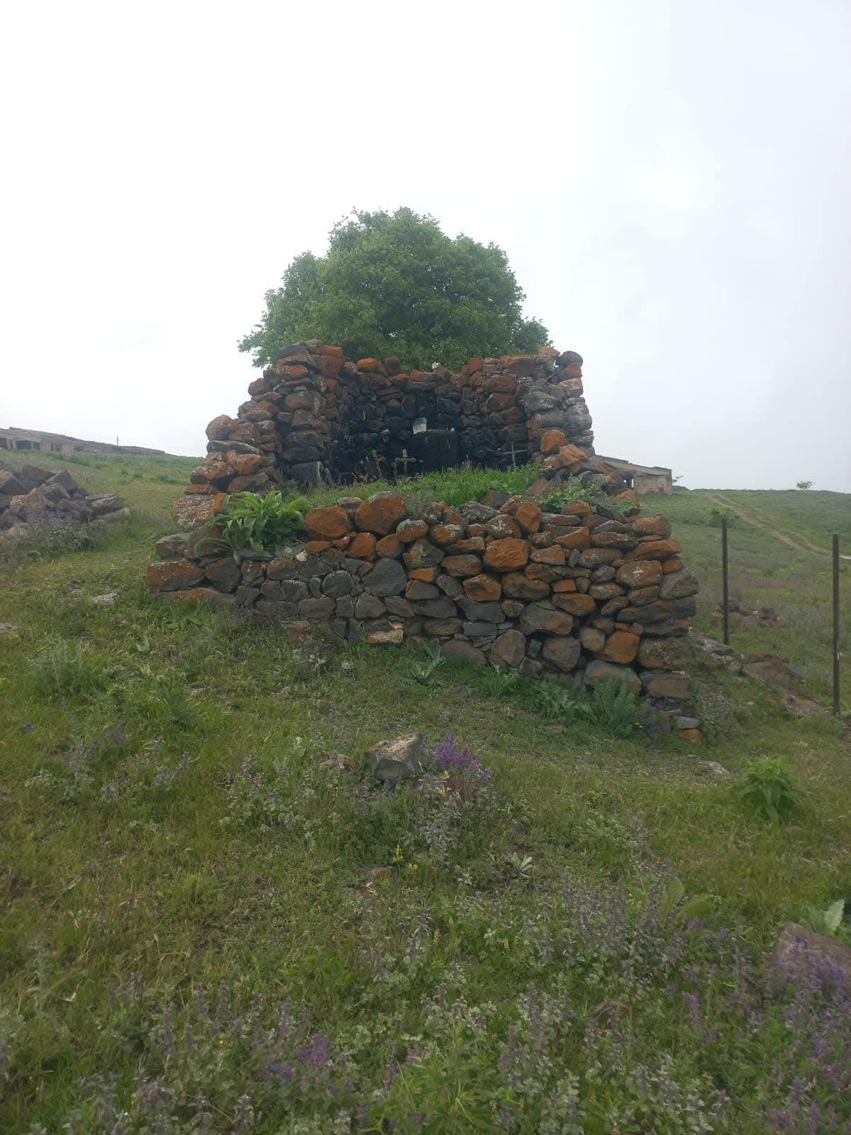 Բացահայտիր Սյունիքը - Սյունիքի միջնադարյան ժառանգությունը. Խոտի խոնարհված մատուռը