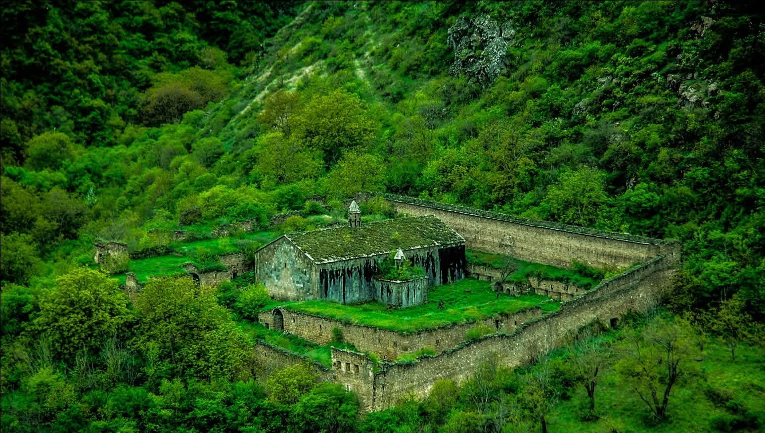 Բացահայտիր Սյունիքը - Տաթևի Մեծ Անապատ. Ուշ միջնադարի հոգևոր բերդը