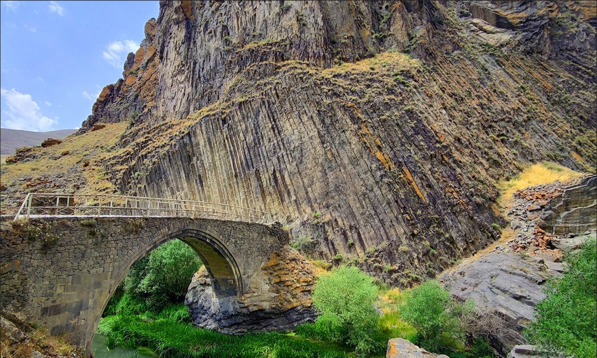 Բացահայտիր Սյունիքը - Մելիք Թանգու կամուրջը. Սյունյաց աշխարհի պատմական հրաշալիքը