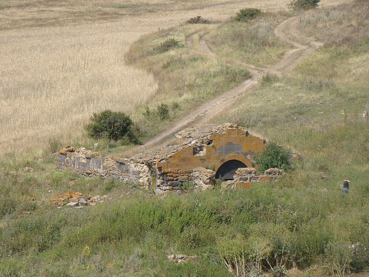 Բացահայտիր Սյունիքը- Հարժիսի (Կոտրած) քարավանատուն