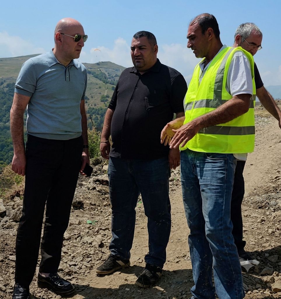 Քաջարանի համայնքի ղեկավարը շրջայց է կատարել ընթացիկ շինարարական աշխատանքների վայրեր. Քաջարանի համայնքապետարան