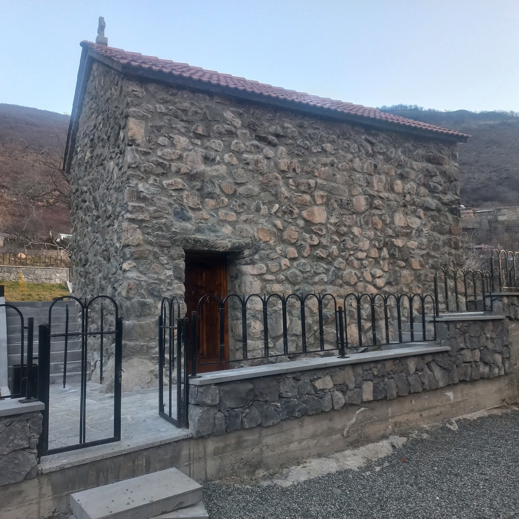 Բացահայտիր Սյունիքը․ 17-18-րդ դարերի մատուռը Համլետավանում