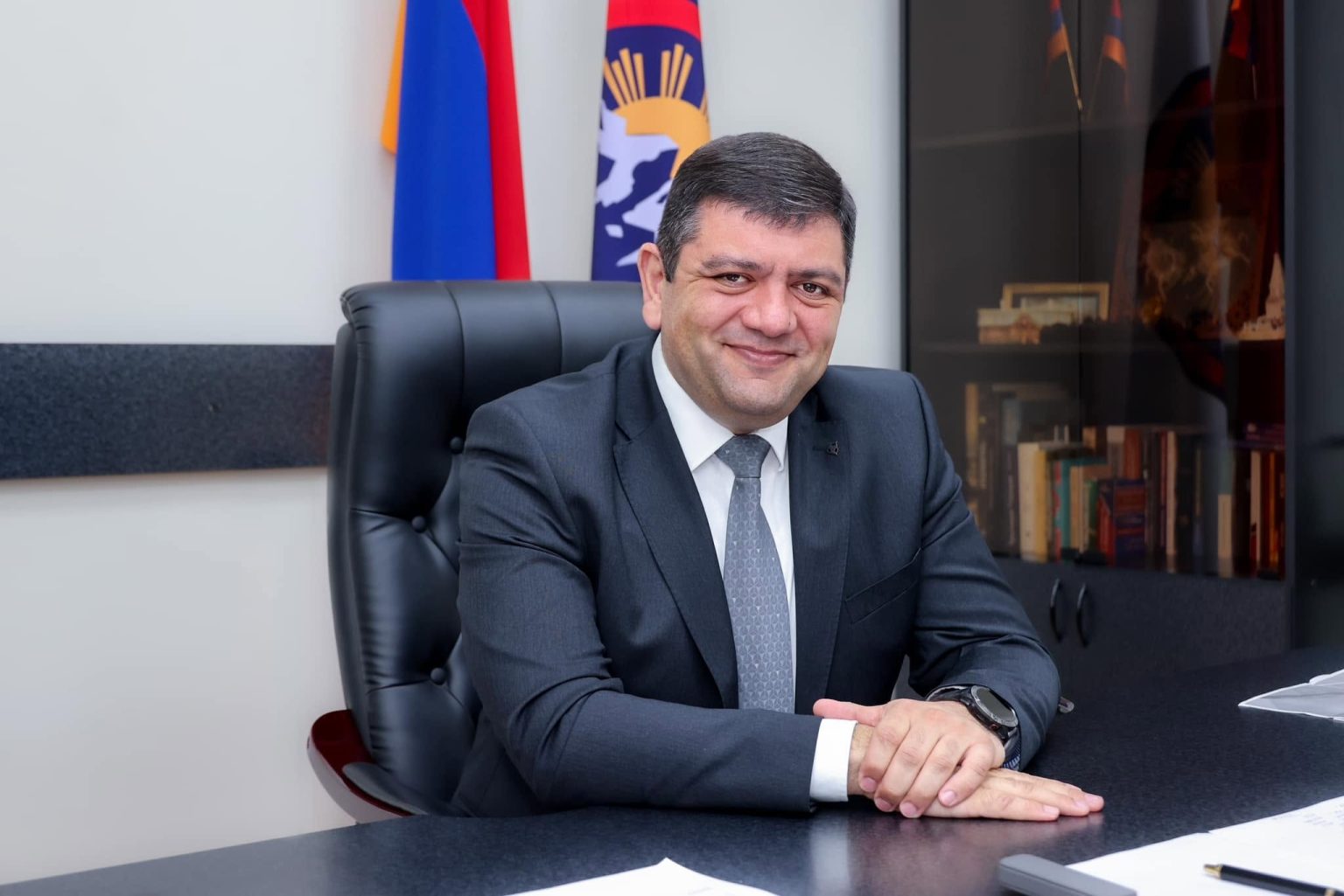 Կապանի համայնքապետի ունեցվածքը․ բնակարան, 4.9 մլն դրամ եկամուտ և 8 մլն դրամ կանխիկ գումար