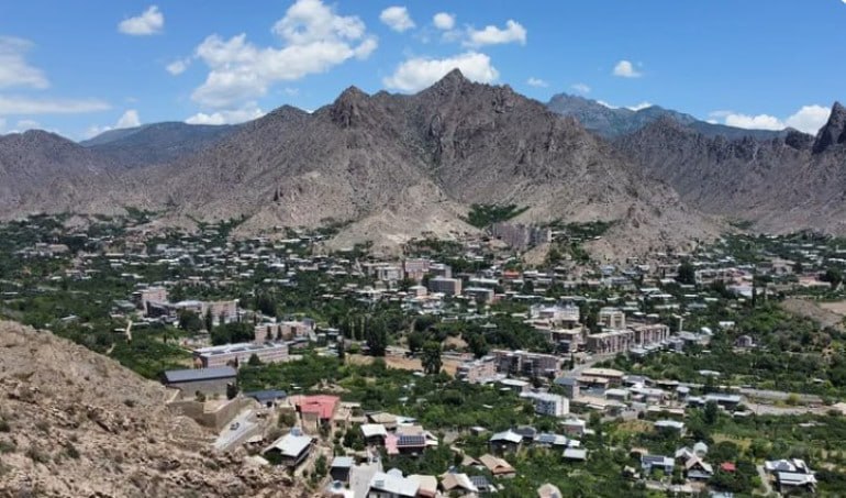 Երեխեքը եկել, տեսել են, ադրբեջանցին իրենց տանը քնած է. Շաքիի բնակիչ