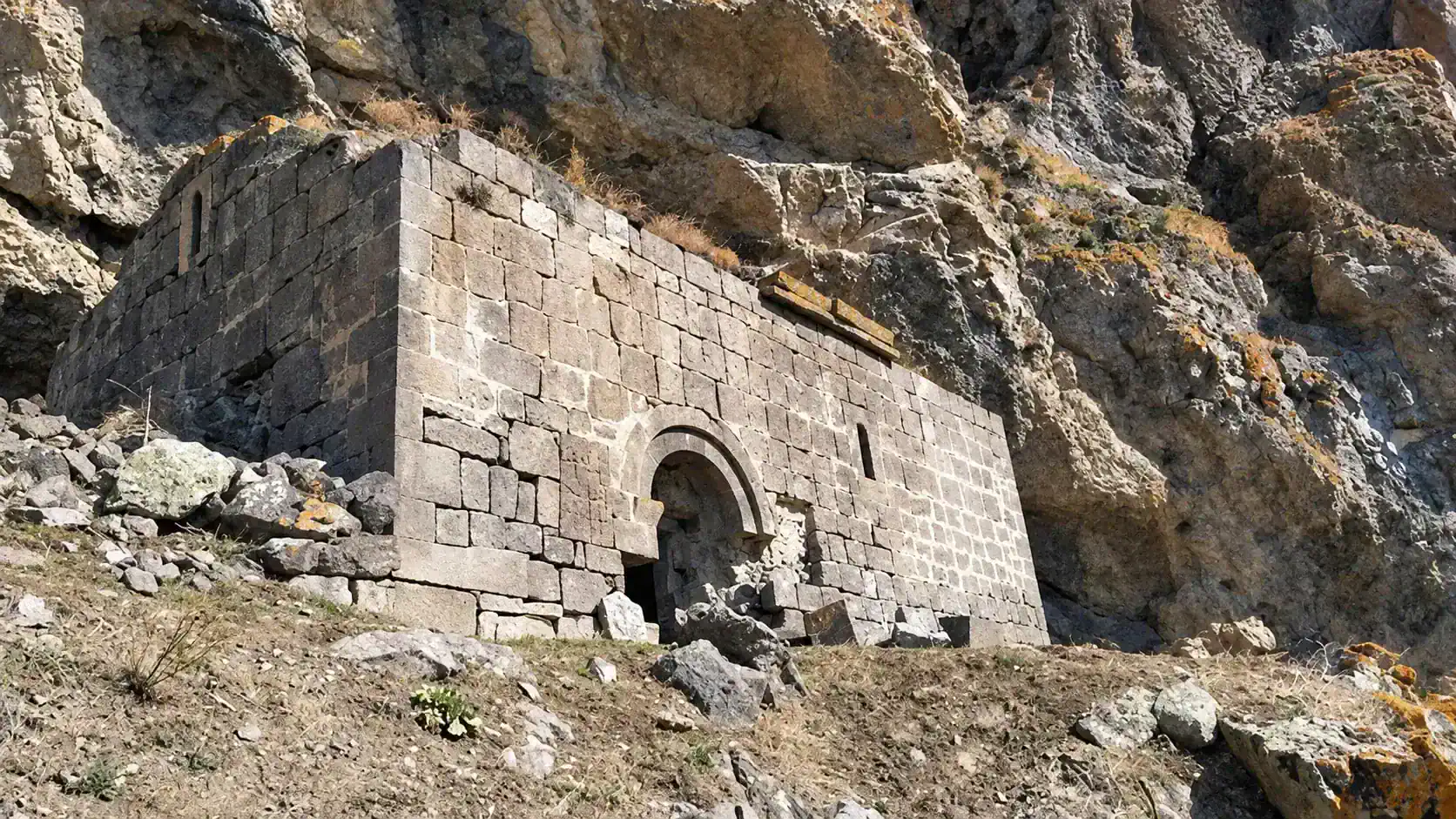 Բացահայտիր Սյունիքը - Մրգաձորի Խաչ եկեղեցի