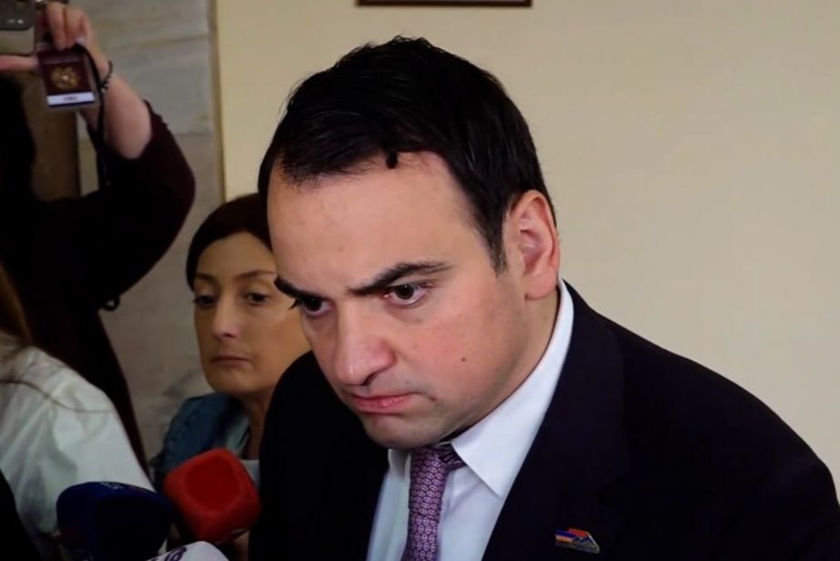 Ֆիքսեք, առանց խաղաղության պայմանագիր ստորագրելու Փաշինյանը Ադրբեջանին Սյունիքում ճանապարհ տվեց