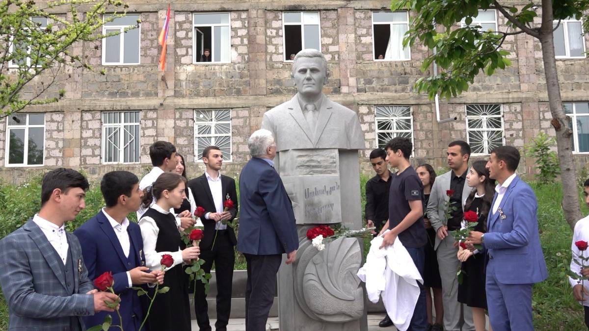 Կողբի թիվ 2 միջնակարգ դպրոցում տեղադրվել է անվանի մանկավարժ Բագրատ Սահակյանի կիսանդրին
