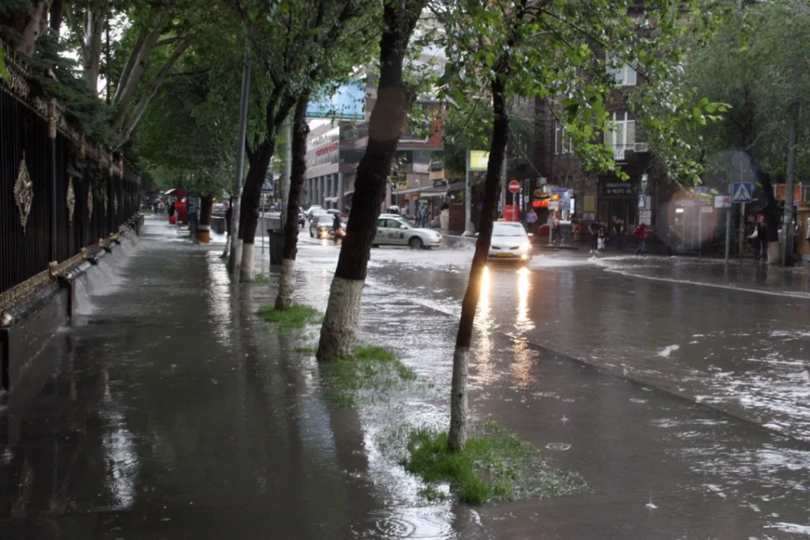 Եվս մի քանի օր անձրևոտ կլինի, ջերմաստիճանը կբարձրանա