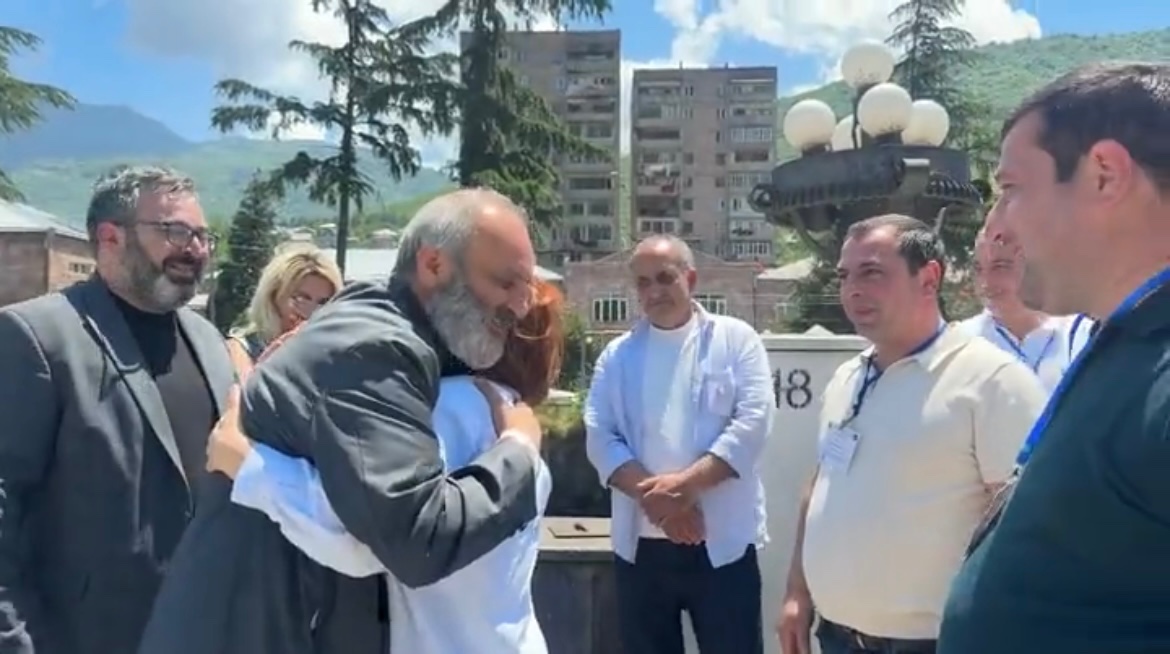 Բագրատ սրբազանին շատ ջերմ են դիմավորել Իջևանում