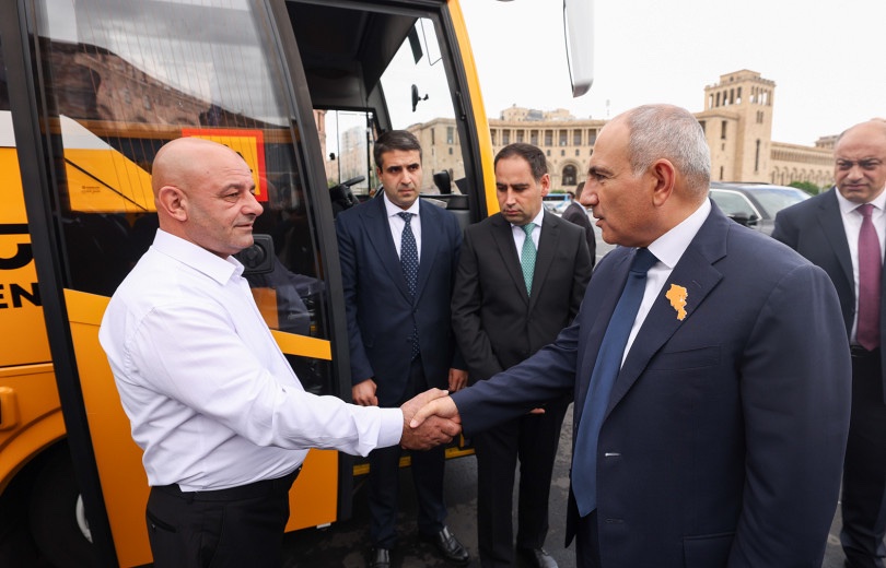 Դպրոցական ավտոբուսների ծառայությունը մարզերում գործարկվում է․ վարչապետը ծանոթացել է անվտանգային ստանդարտներին